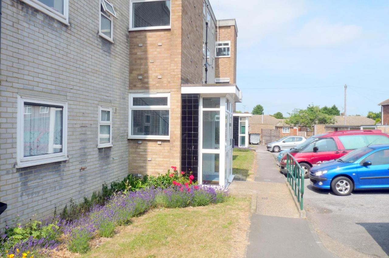 Wentworth Apartment With 2 Bedrooms, Superfast Wi-Fi And Parking シッティングボーン エクステリア 写真